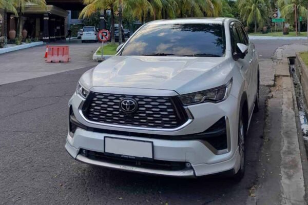 Exclusive Bali Luxury Transport: Innova Reborn and Innova Zenix Private Driver Hire